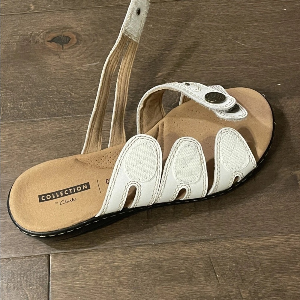 Clarks Women’s Sandal Slide Soft Cushion Size 5M EU 35 White Leather Adjustable - Picture 7 of 8
